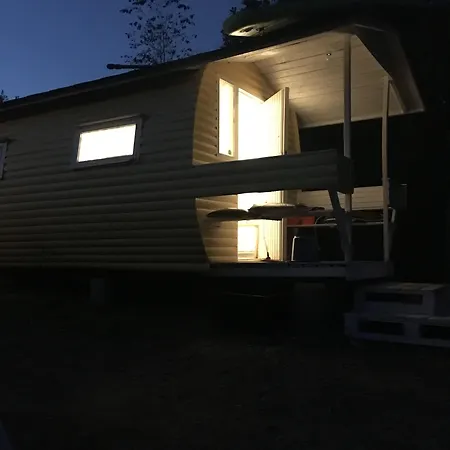 Finndome- Glamping Hotel 2*