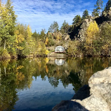Finndome- Glamping 2* بوري
