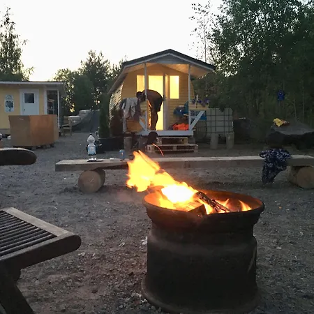 Finndome- Glamping 2* بوري