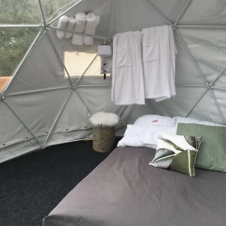 Finndome- Glamping بوري