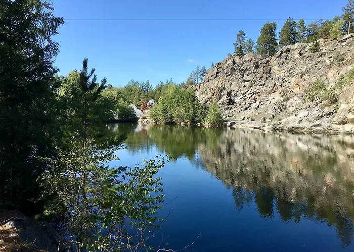 Finndome- Glamping فندق بوري