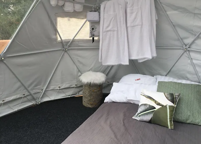 Finndome- Glamping بوري